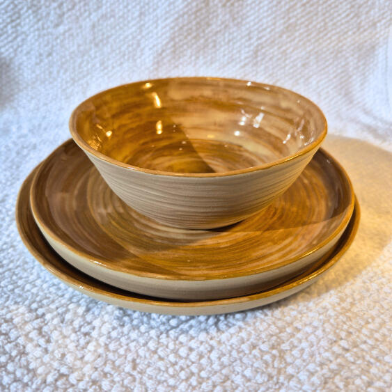 Butterscotch Breakfast (in stock) Bowl (5.5cm H by 14.5cm W) $25.00 Plate #1 (2cm H by 20cm W) $25.00 Plate #2 1.7cm H by 21cm W) $25.00 Enjoy a slow Breakfast in your favourite hand-thrown ceramics.